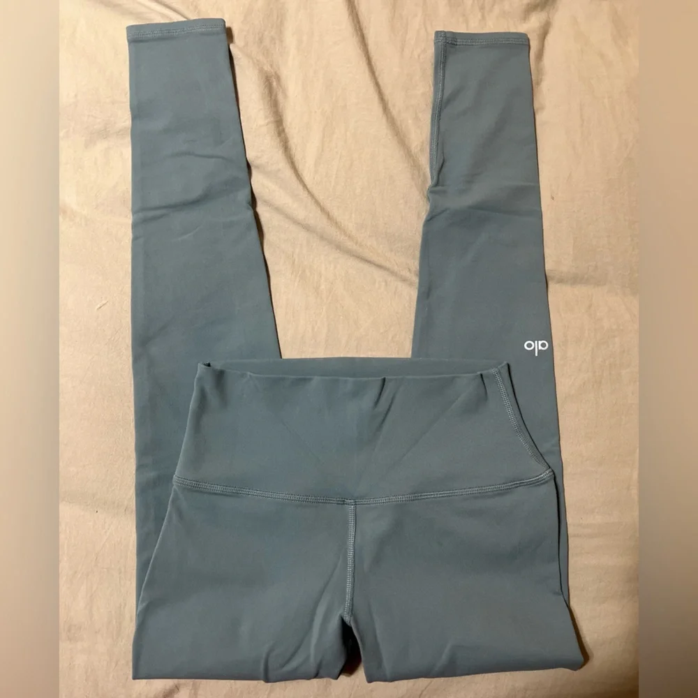 ALO High Rise Leggings - Picture 1 of 4